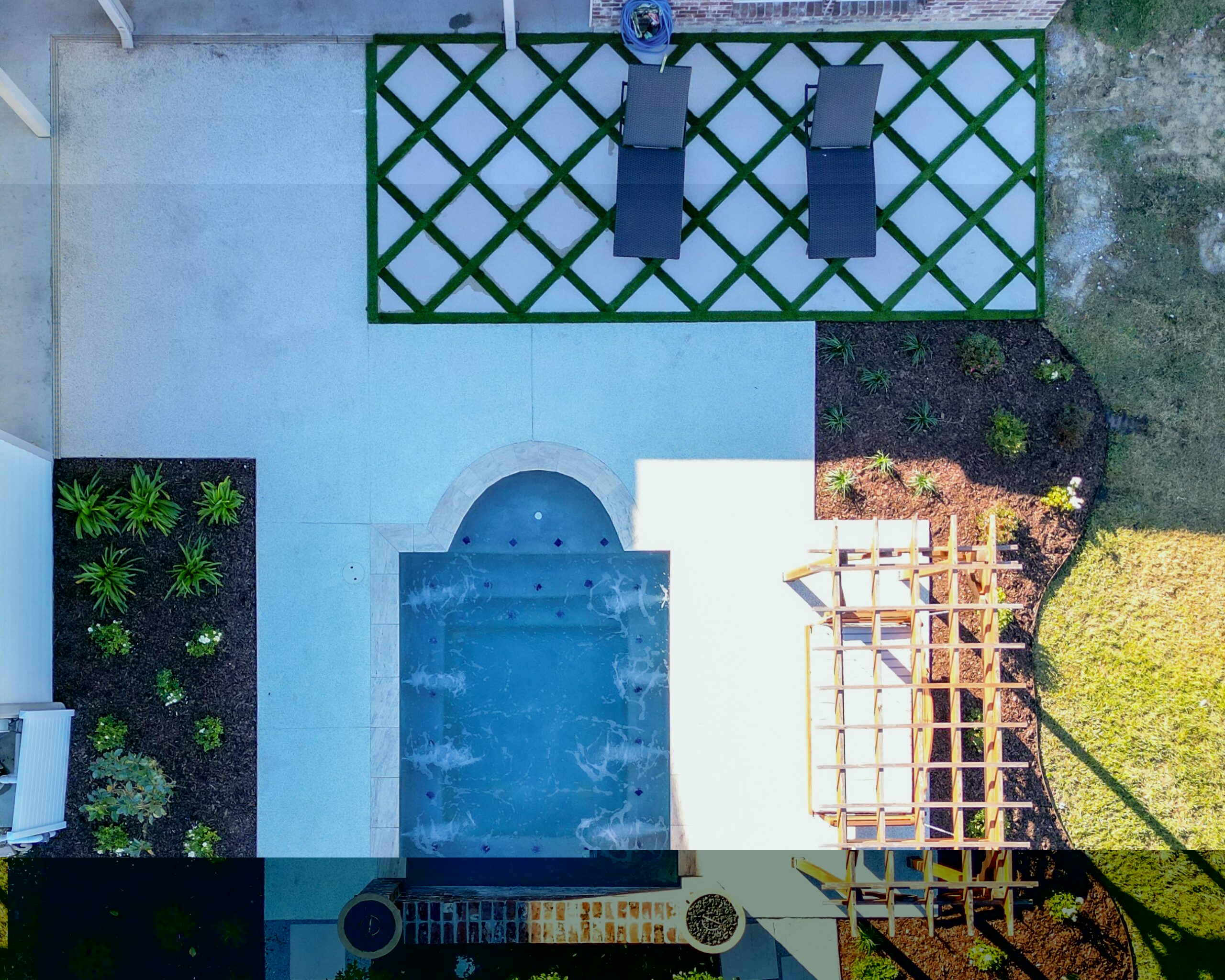 Aerial view of a patio and outdoor area